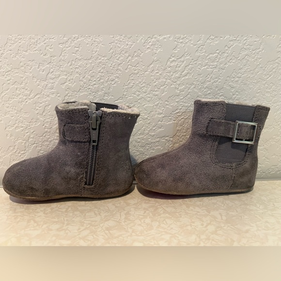 Gwen Grey Robeez Boots Size 9-12 months - Picture 3 of 7